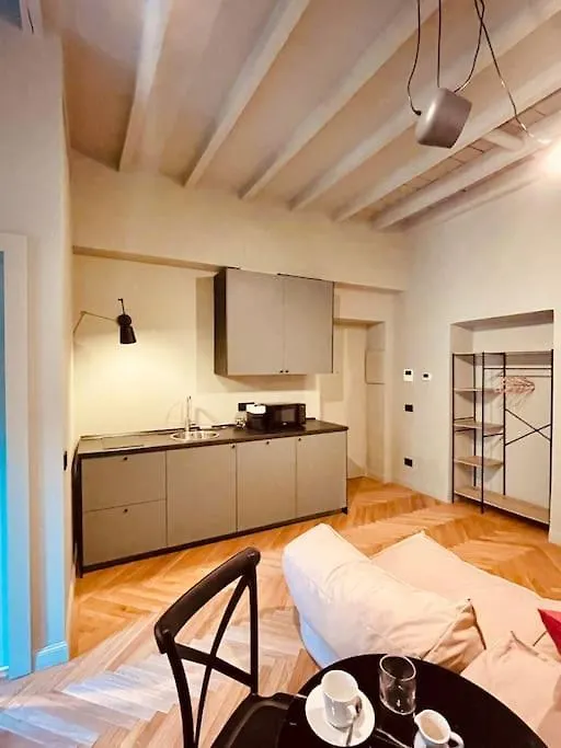 Green Rose Suite - Milan Italy